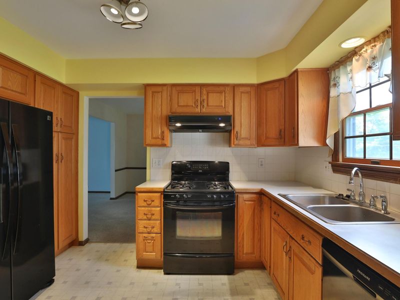 1533 Francisco Road, Columbus, OH 43220 Photo 13