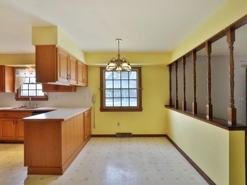 1533 Francisco Road, Columbus, OH 43220 Photo 16
