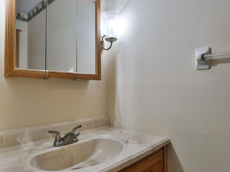 1533 Francisco Road, Columbus, OH 43220 Photo 25