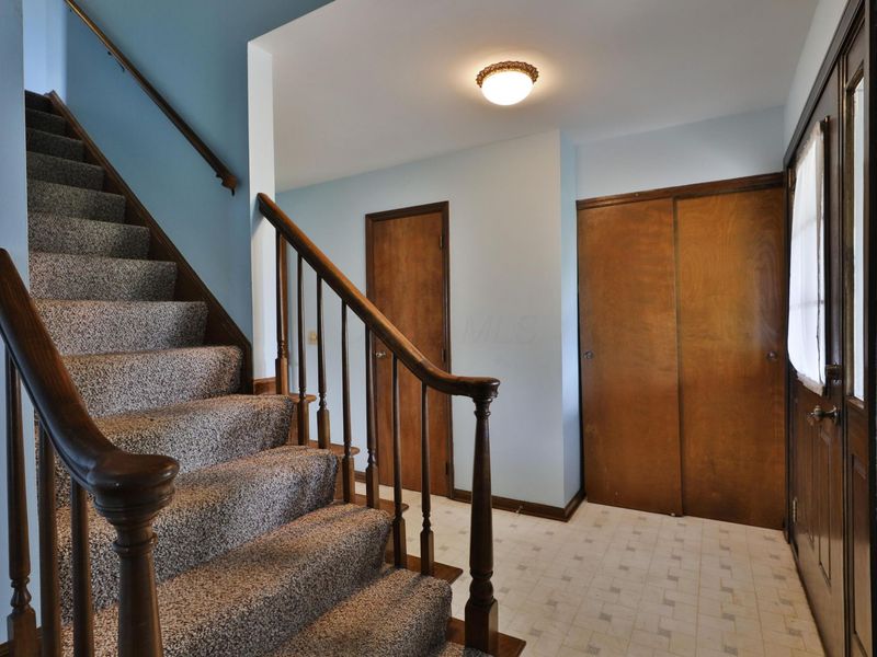 1533 Francisco Road, Columbus, OH 43220 Photo 4
