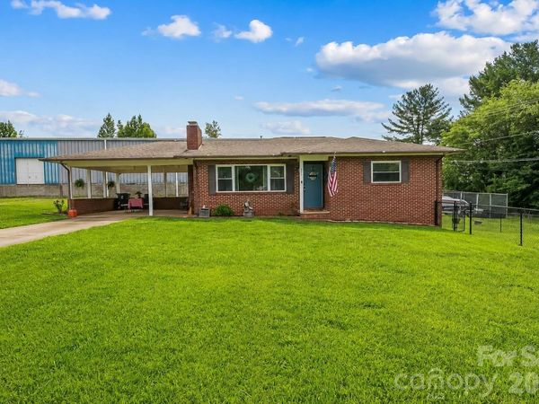 691 Central Street , Hudson, NC 28638