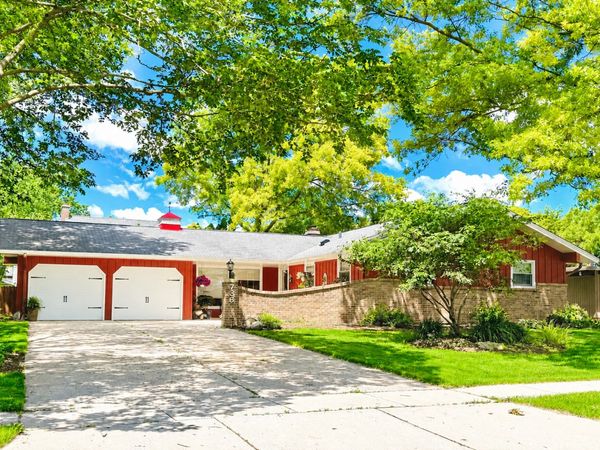736 Deborah Avenue , Elgin, IL 60123