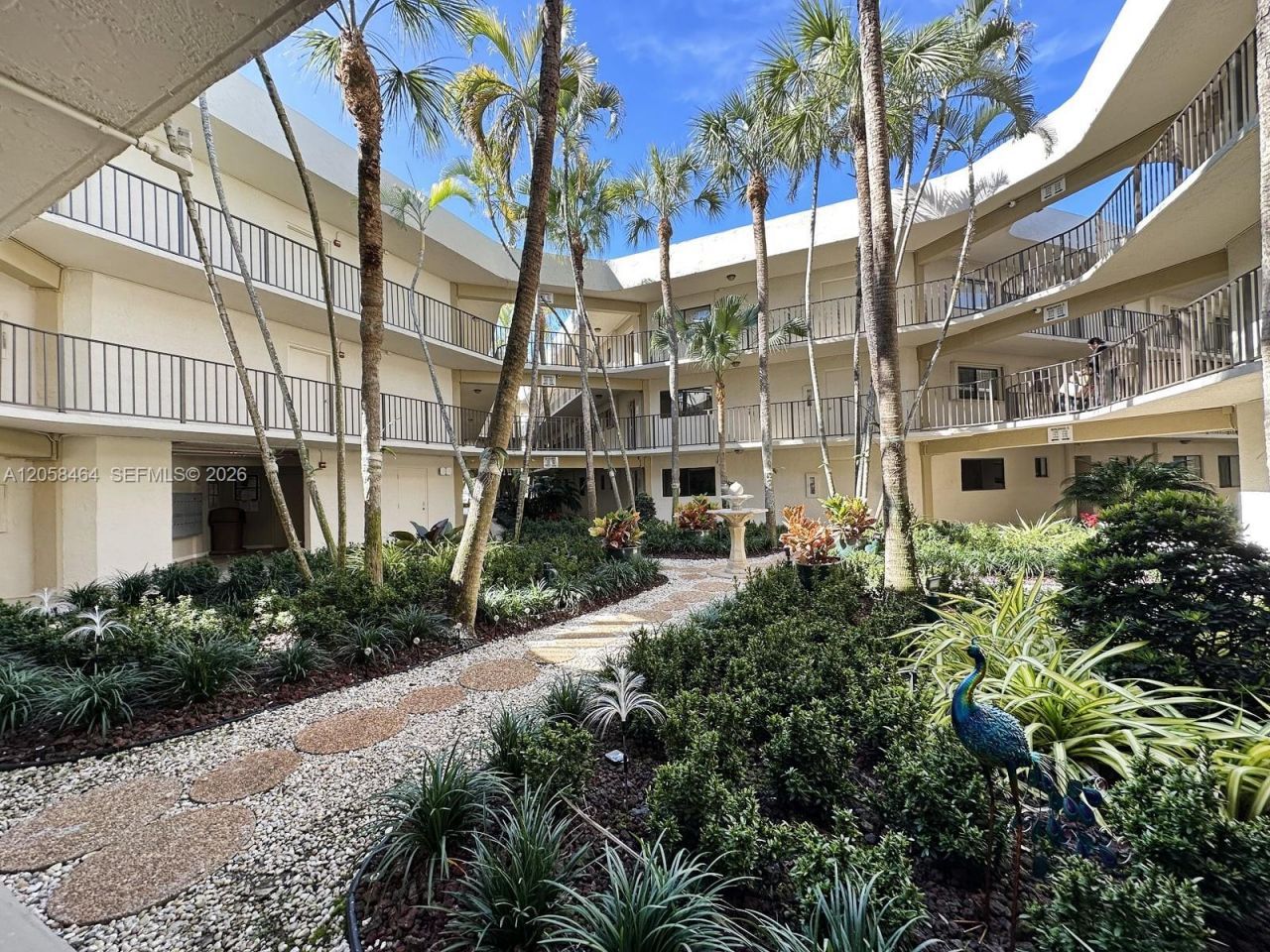 8015 SW 107th Ave, Unit 222, Miami, FL 33173 Photo