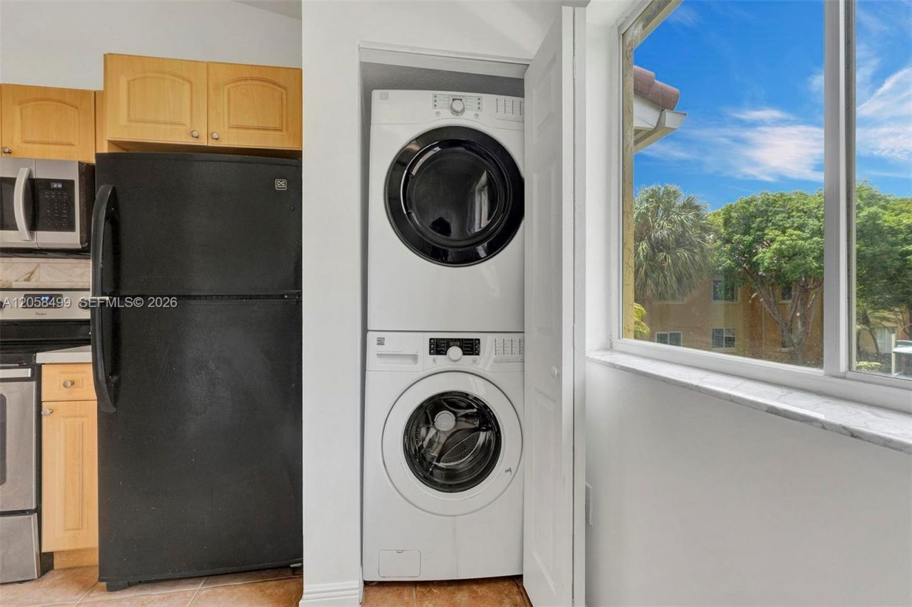 7851 NW 6th St, Unit 205B, Pembroke Pines, FL 33024 Photo