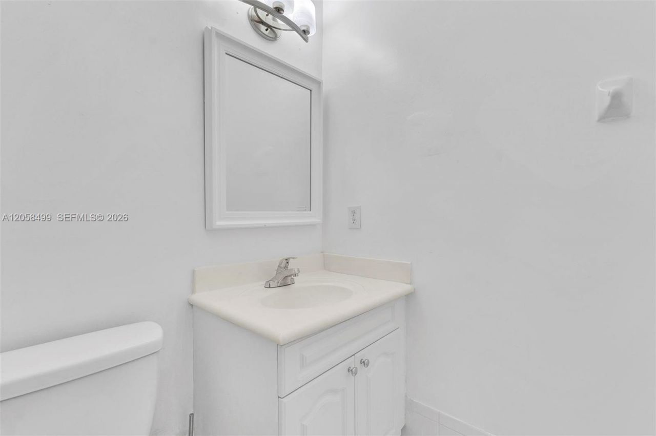 7851 NW 6th St, Unit 205B, Pembroke Pines, FL 33024 Photo