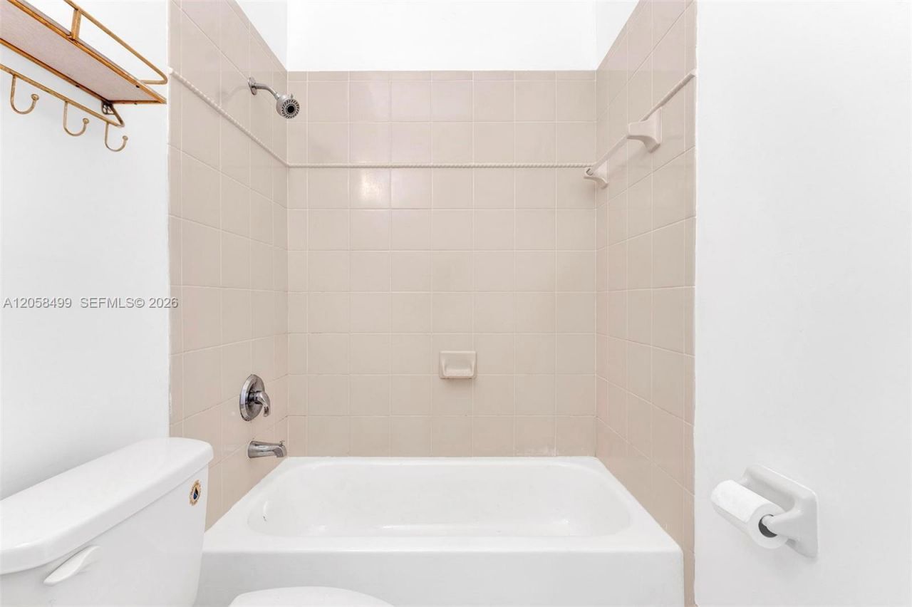 7851 NW 6th St, Unit 205B, Pembroke Pines, FL 33024 Photo