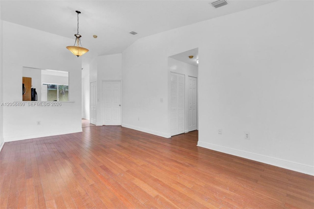 7851 NW 6th St, Unit 205B, Pembroke Pines, FL 33024 Photo