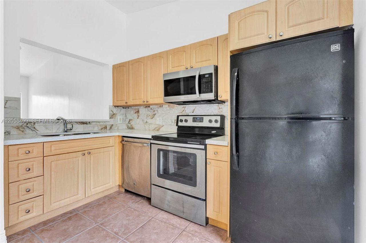 7851 NW 6th St, Unit 205B, Pembroke Pines, FL 33024 Photo