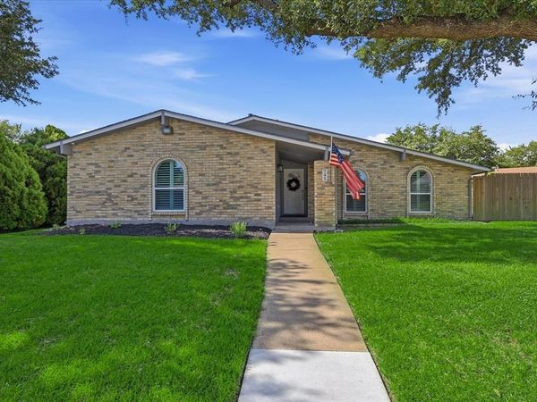745 Greenhill Lane , Grand Prairie, TX 75052