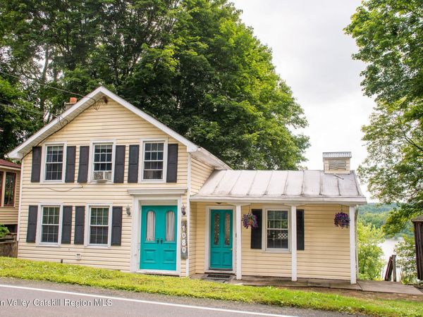 1080 Route 144 , New Baltimore, NY 12124