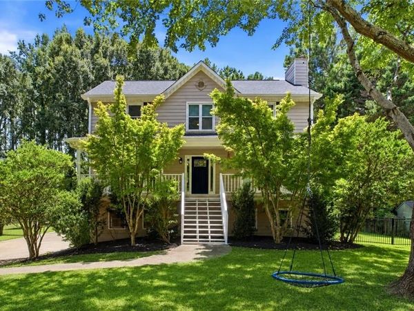 104 Courtland Circle , Powder Springs, GA 30127