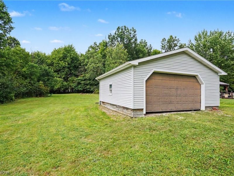470 Secrist Lane, Girard, OH 44420 Photo 17