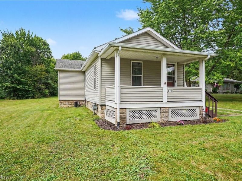 470 Secrist Lane, Girard, OH 44420 Photo 2