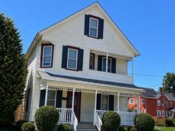 11 Baker St, Dover, NJ 07801