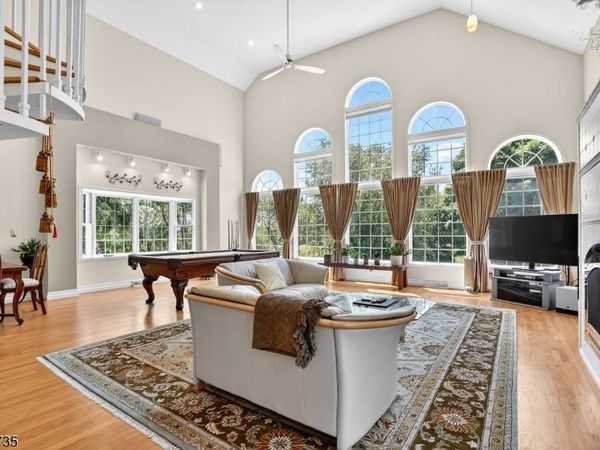 905 Kip Ln, Branchburg, NJ 08853