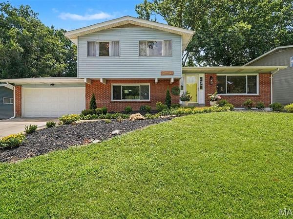 1210 Miremont Drive, Manchester, MO 63011