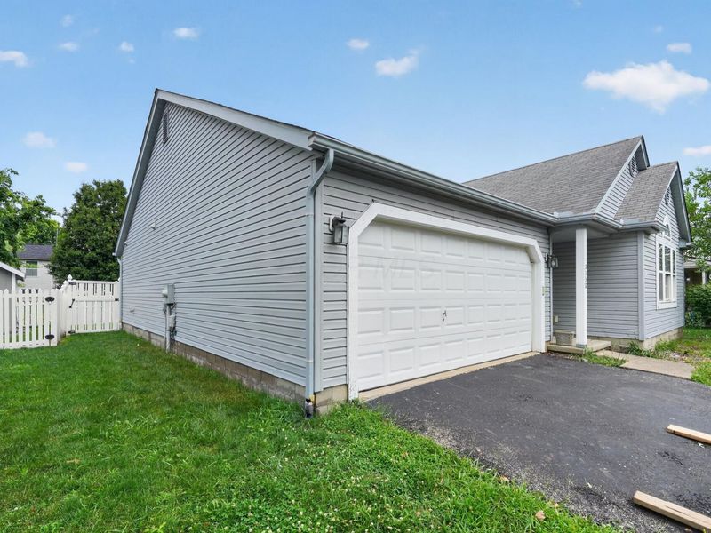 3158 El Nino Drive , Columbus, OH 43204 Photo 2