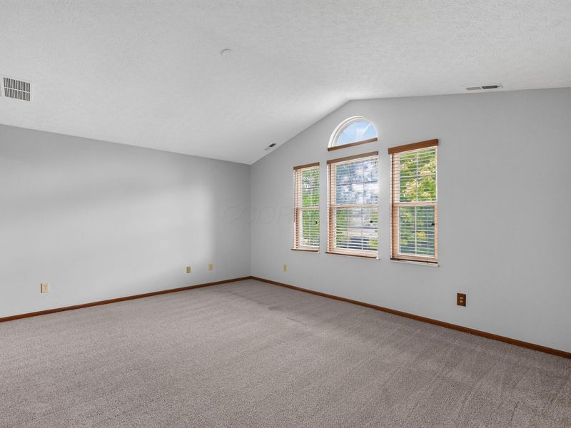 3158 El Nino Drive , Columbus, OH 43204 Photo 6
