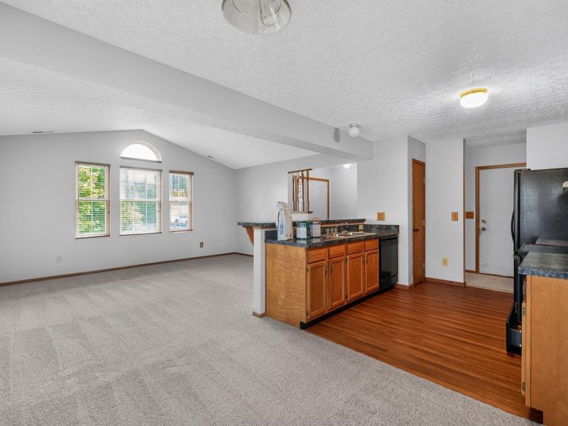 3158 El Nino Drive , Columbus, OH 43204 Photo 7