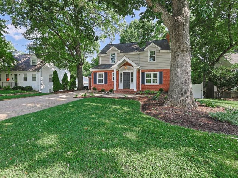34 Forest Avenue, Wyoming, OH 45215 Photo 2