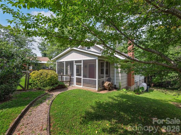 73 Fair Oaks Road, Arden, NC 28704
