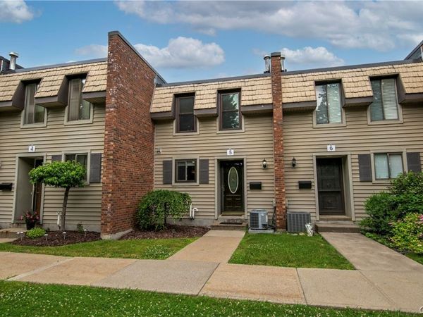 5 Chestnut Hills , New Hartford, NY 13413