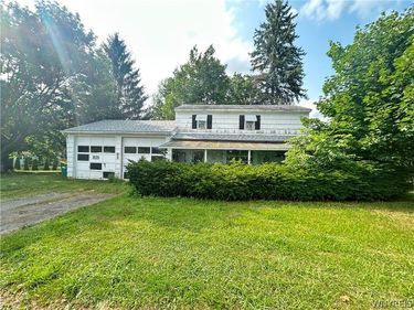 6775 E Lake Rd, Castile, NY 14427