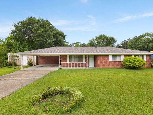 404 Monroe St., Ellisville, MS 39437