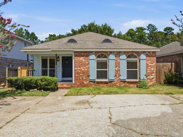 3 Bridgefield Ct., Hattiesburg, MS 39402