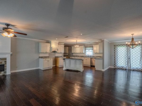 239 County Road 372, Trinity, AL 35673