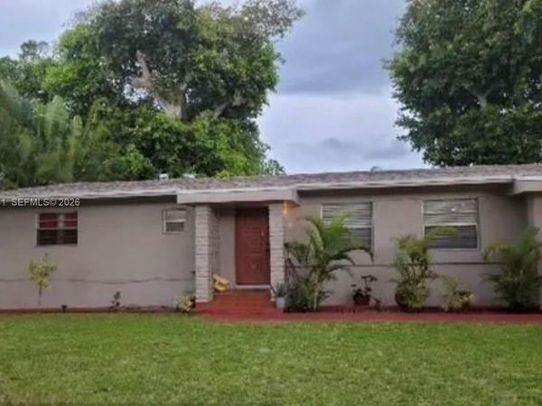 530 NE 130 ST , Miami, FL 33316