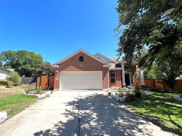 2106 Huxley LN , Round Rock, TX 78664