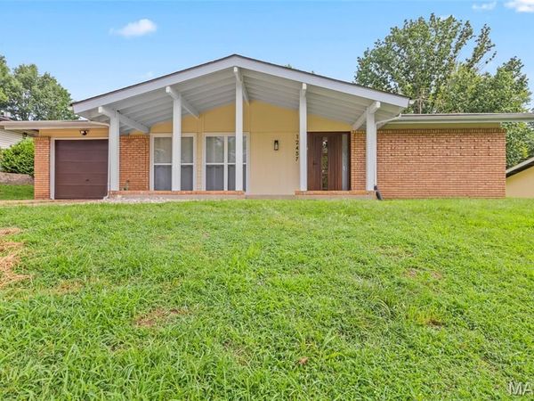 12457 Cohasset Lane , St Louis, MO 63146