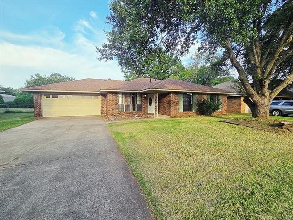 4911 Longstreet Place, Bossier City, LA 71112