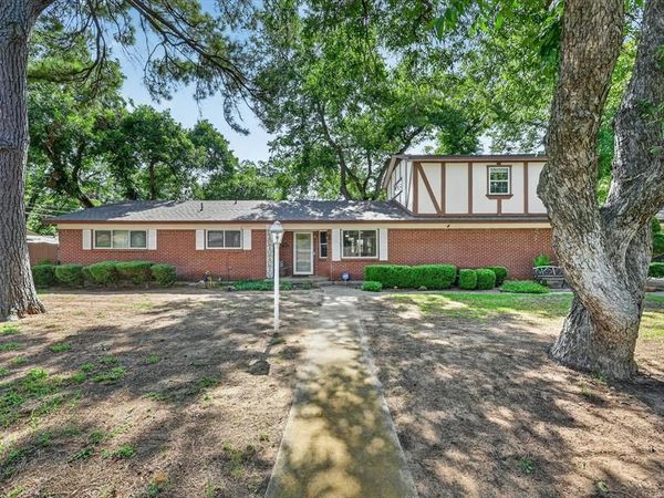 1800 Pecan Park Drive , Arlington, TX 76012