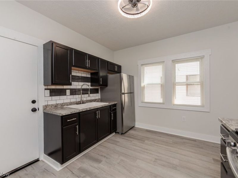 11711 Buckingham Avenue, Cleveland, OH 44120 Photo 10