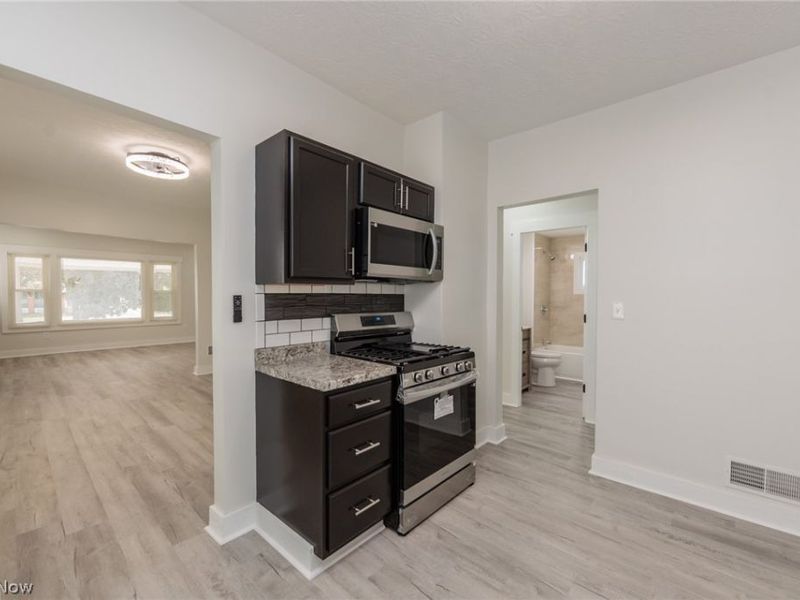 11711 Buckingham Avenue, Cleveland, OH 44120 Photo 13