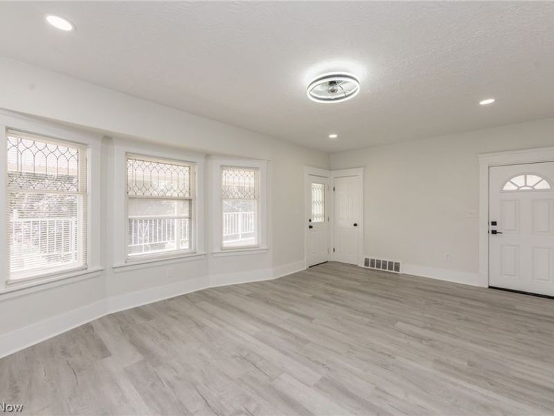 11711 Buckingham Avenue, Cleveland, OH 44120 Photo 21