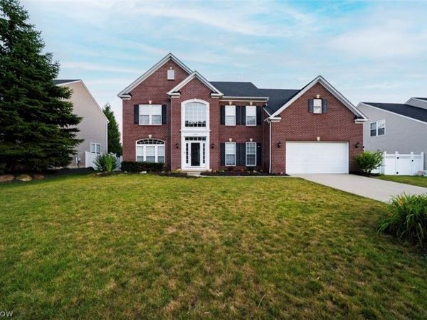38691 Amberwood Drive , Avon, OH 44011
