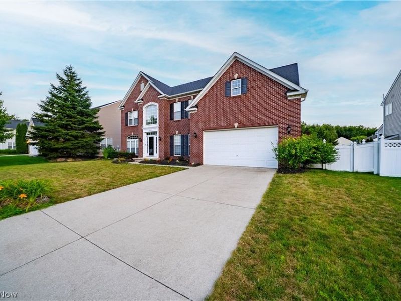 38691 Amberwood Drive, Avon, OH 44011 Photo 2