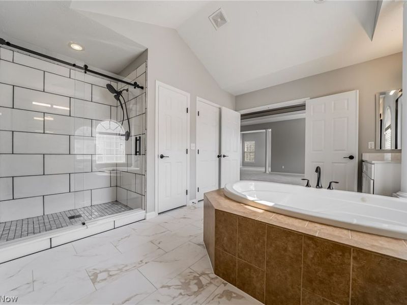 38691 Amberwood Drive, Avon, OH 44011 Photo 33