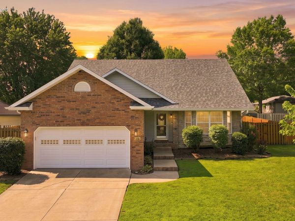 2208 E Kathryn Drive, Republic, MO 65738