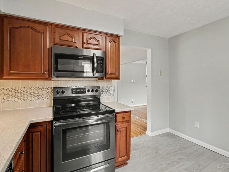 2589 S Kathwood Circle, Reading, OH 45236 Photo 10