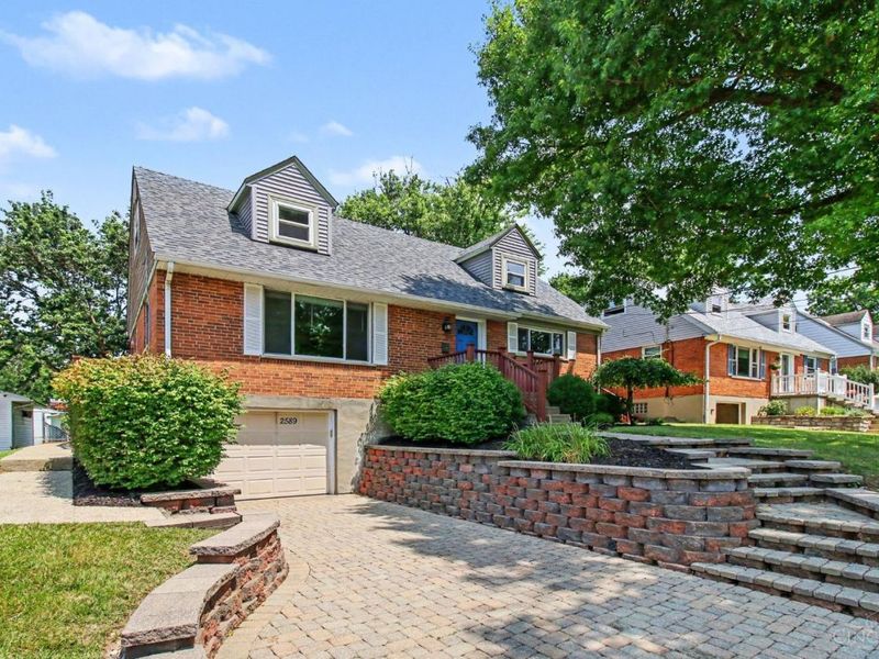 2589 S Kathwood Circle, Reading, OH 45236 Photo 3