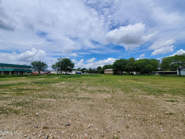 1657 N Union Street , Fostoria, OH 44830