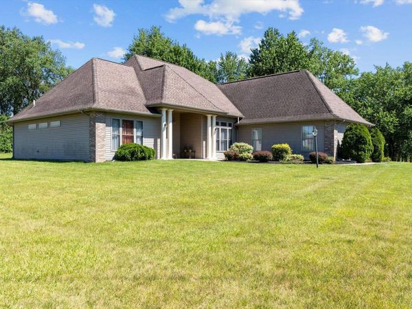 5813 Wayne Trace, Fort Wayne, IN 46816