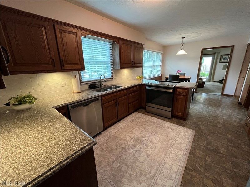 299 Pheasant Run, Wadsworth, OH 44281 Photo 7