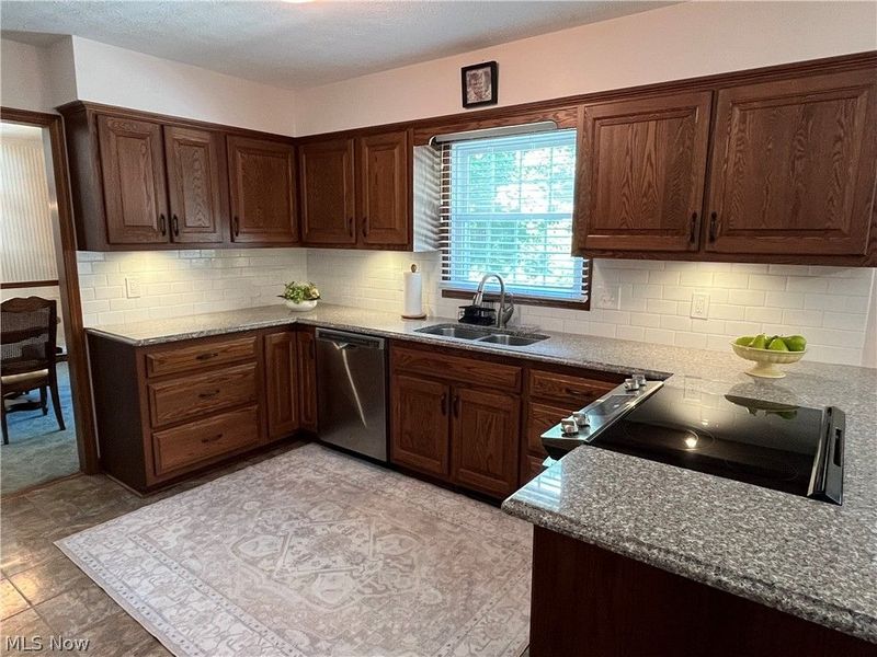 299 Pheasant Run, Wadsworth, OH 44281 Photo 8