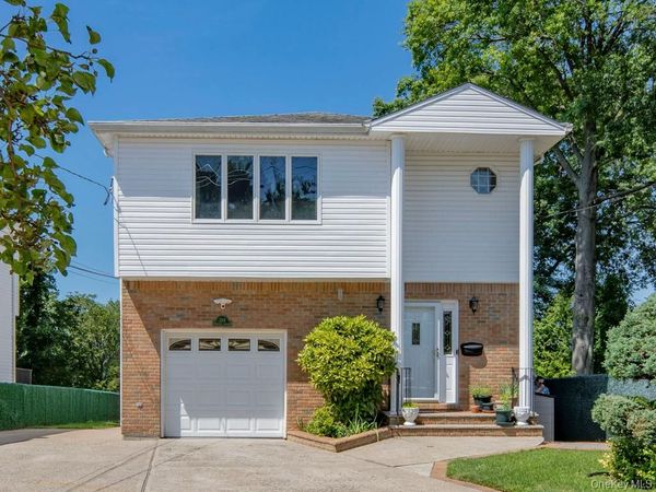 269 Marcus Avenue , Garden City Park, NY 11040