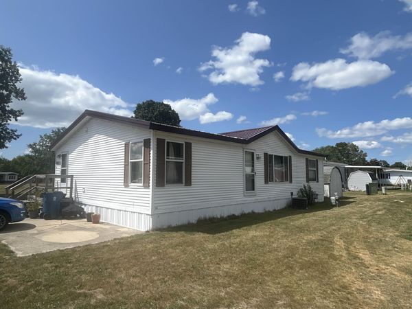 1219 Royal Drive, Fremont, MI 49412